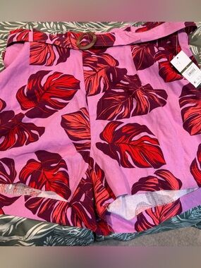 sofia by sofia vergara Pink Tropical Leaf Print Shorts